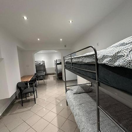 Golebia Hostel Poznań Esterno foto